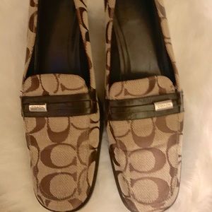 Coach,block heel. I wear size 7 and they fit well